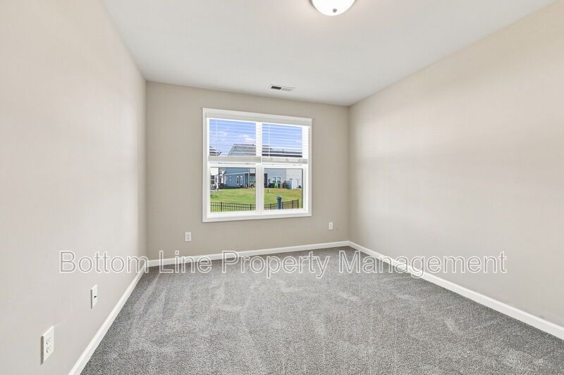 Beautiful 3BR Townhome w/ Garage & Community Pool property image