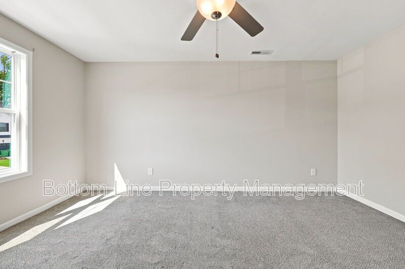 Beautiful 3BR Townhome w/ Garage & Community Pool property image