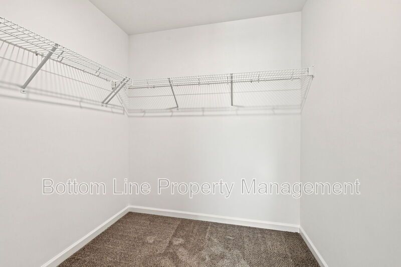Beautiful 3BR Townhome w/ Garage & Community Pool property image
