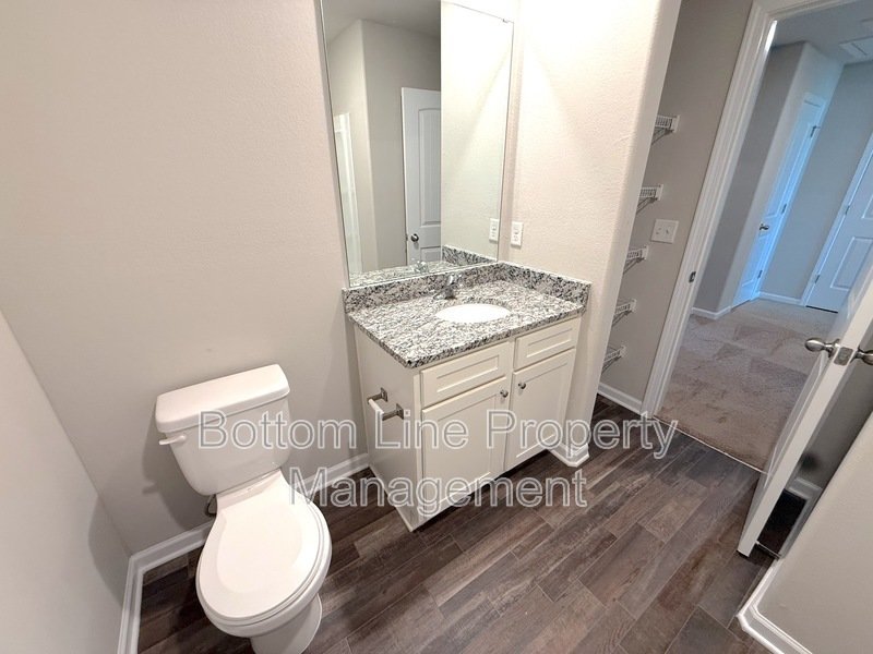 Spacious Home, Ready for Move-in in a Desired Area - MOVE-IN Special! property image