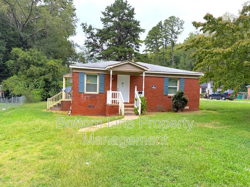 🏡 Affordable 2 Bedroom Duplex Near Uptown Charlotte! property image