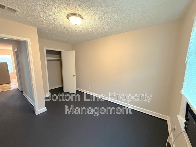 🏡 Affordable 2 Bedroom Duplex Near Uptown Charlotte! property image