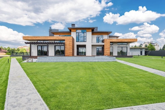 Unveiling the Latest Trends in Luxury Home Building & Renovation