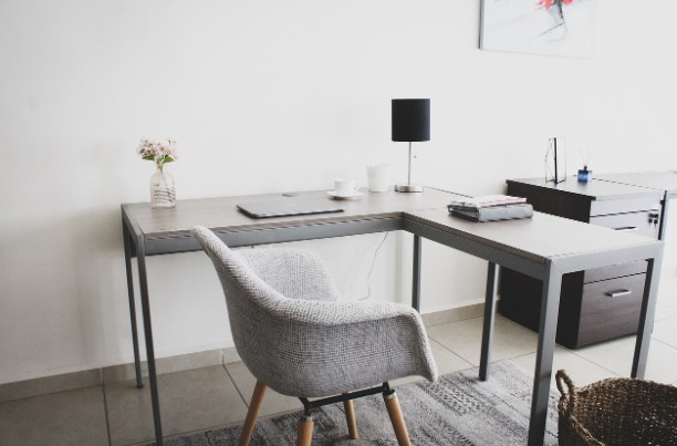 Why Furnished Rentals With Quality Office Setups Command Higher Rent