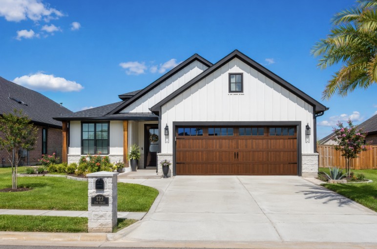 The Ultimate Home Improvement Checklist: Garage Door Tips